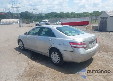 2011 Toyota Camry Se/Le/Xle z USA, uszkodzony, nr VIN 4T1BF3EK0BU131391